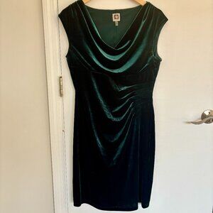 Anne Klein Size 8 Velvet Emerald Dress